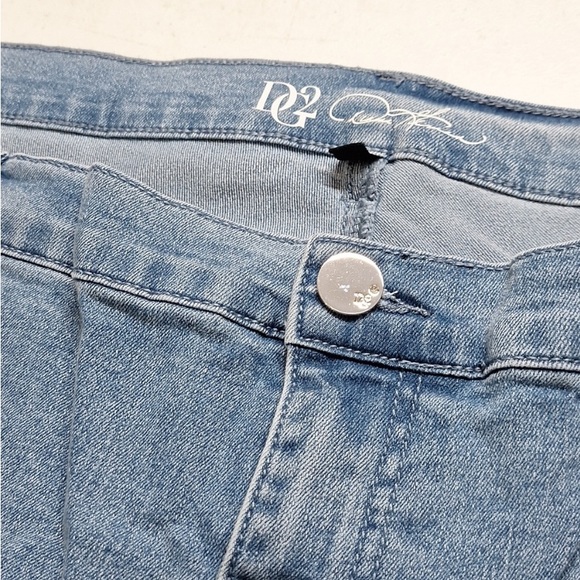 NEW! DG2 Classic Stretch Ultra Skinny Jeans, Chambray Light Wash Diane Gilman - Picture 3 of 11